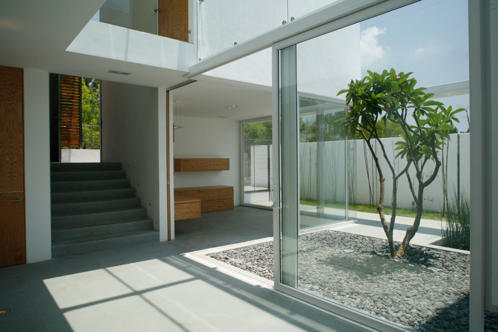 architecture-mesmerizing-small-courtyard-modern-minimalist-block-house-plans-interior-courtyard-small-house-plans-with-interior-courtyards
