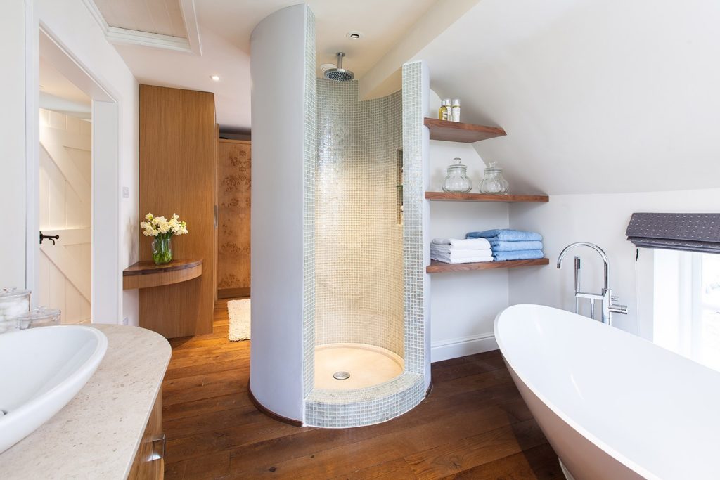 modern-classy-bathroom-design-with-dressing-room